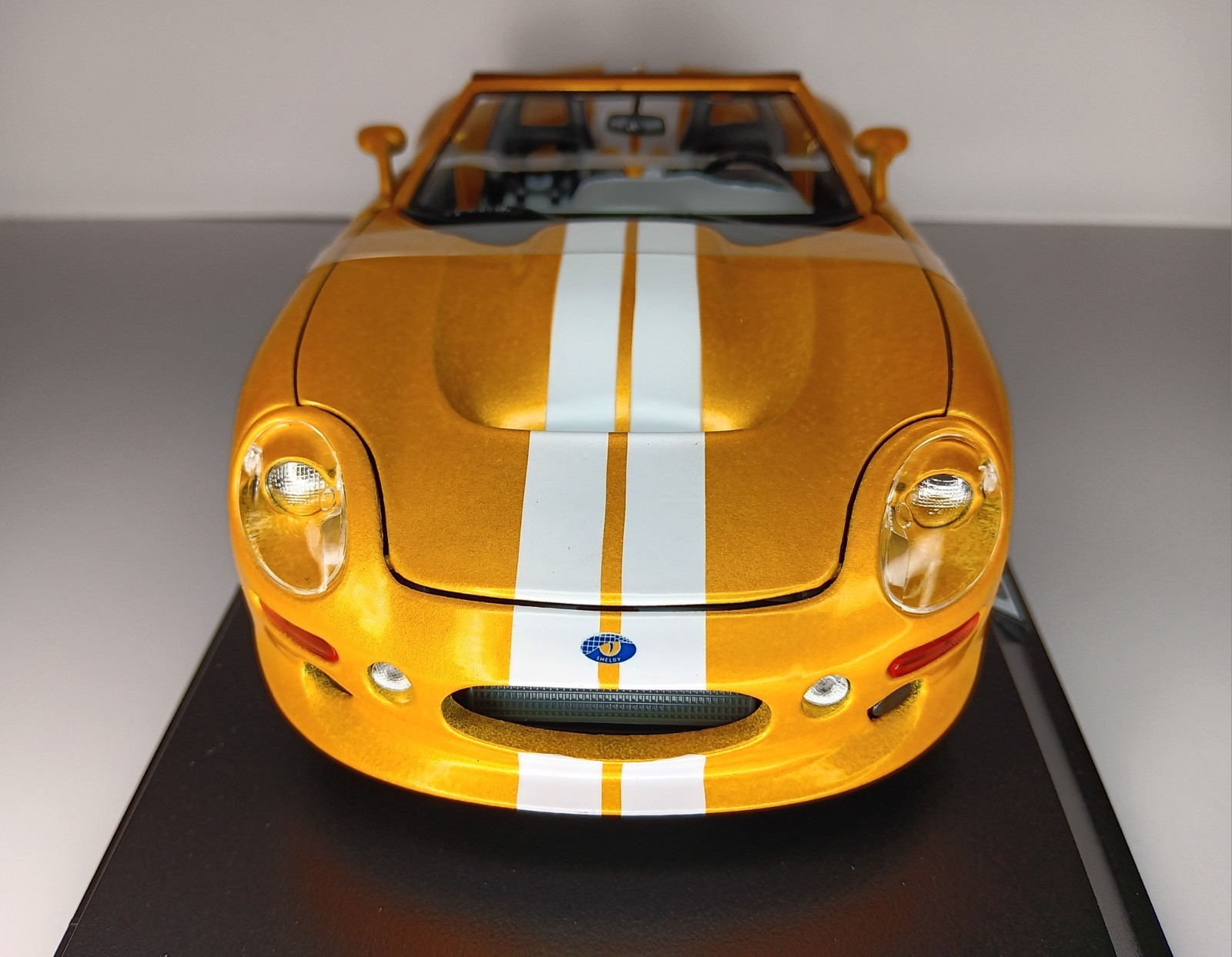Shelby Series one 1:18 Maisto Exclusive Style Special Edition – Yellow