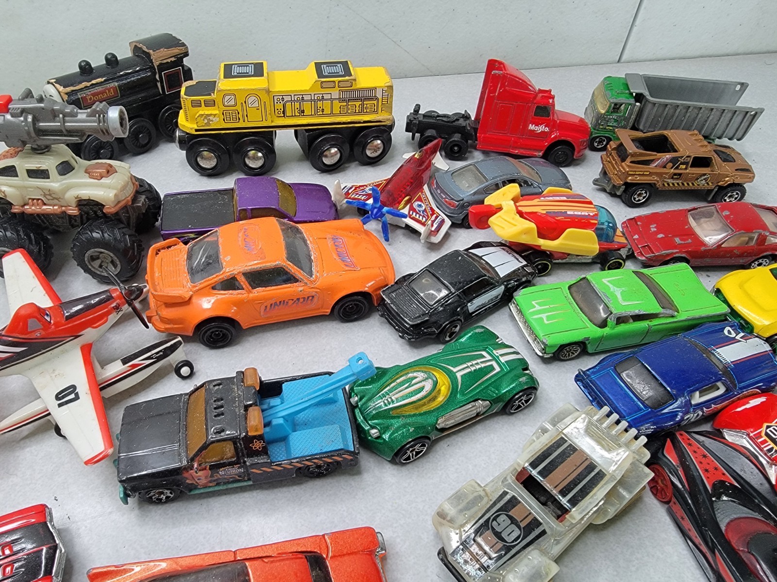 Matchbox Hot Wheels Cars Mixed Lot 90s to Current Die Cast Trucks Planes Used