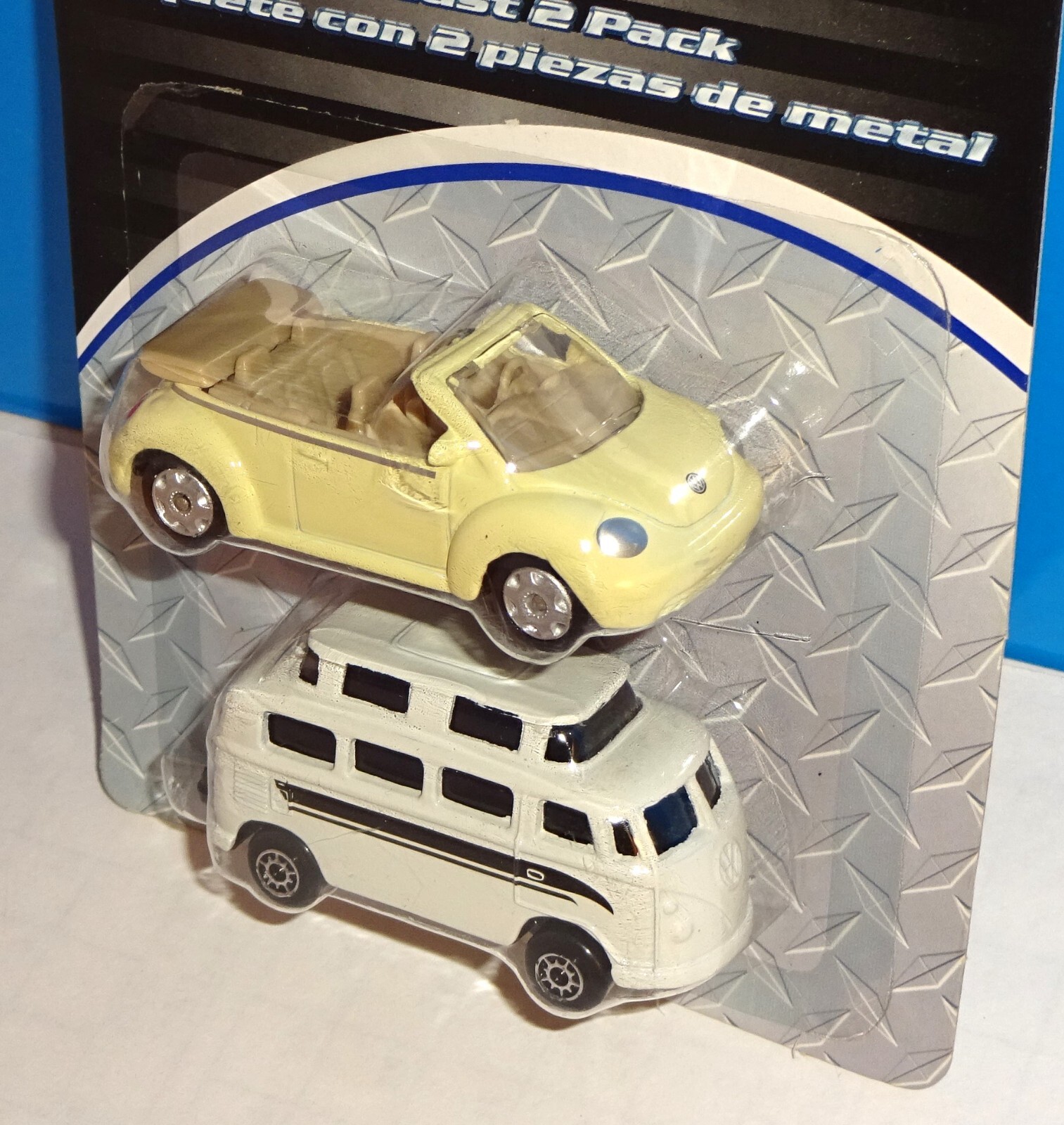 Maisto Walmart Kid Connection 2 Pack VW Camper White & VW New Beetle Conv Yellow