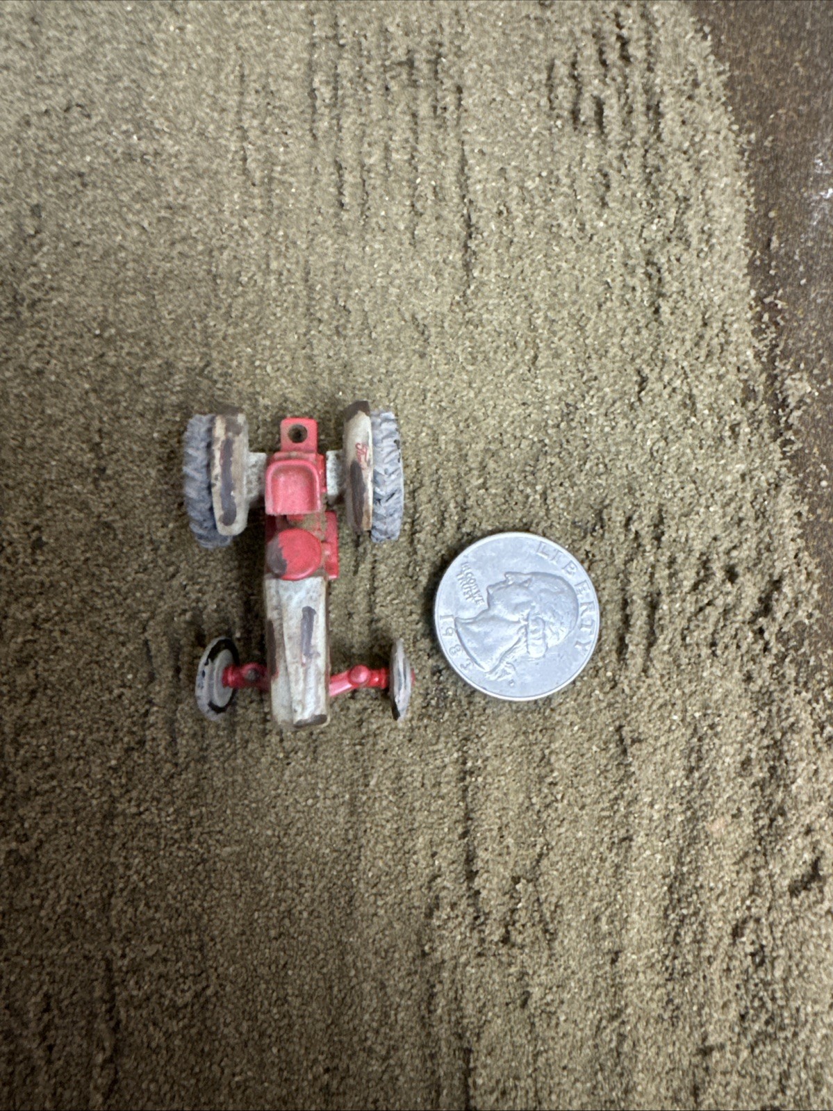 1940s Ford Model 8N Tractor. 1:64 Weathered Rusty Farm Used.