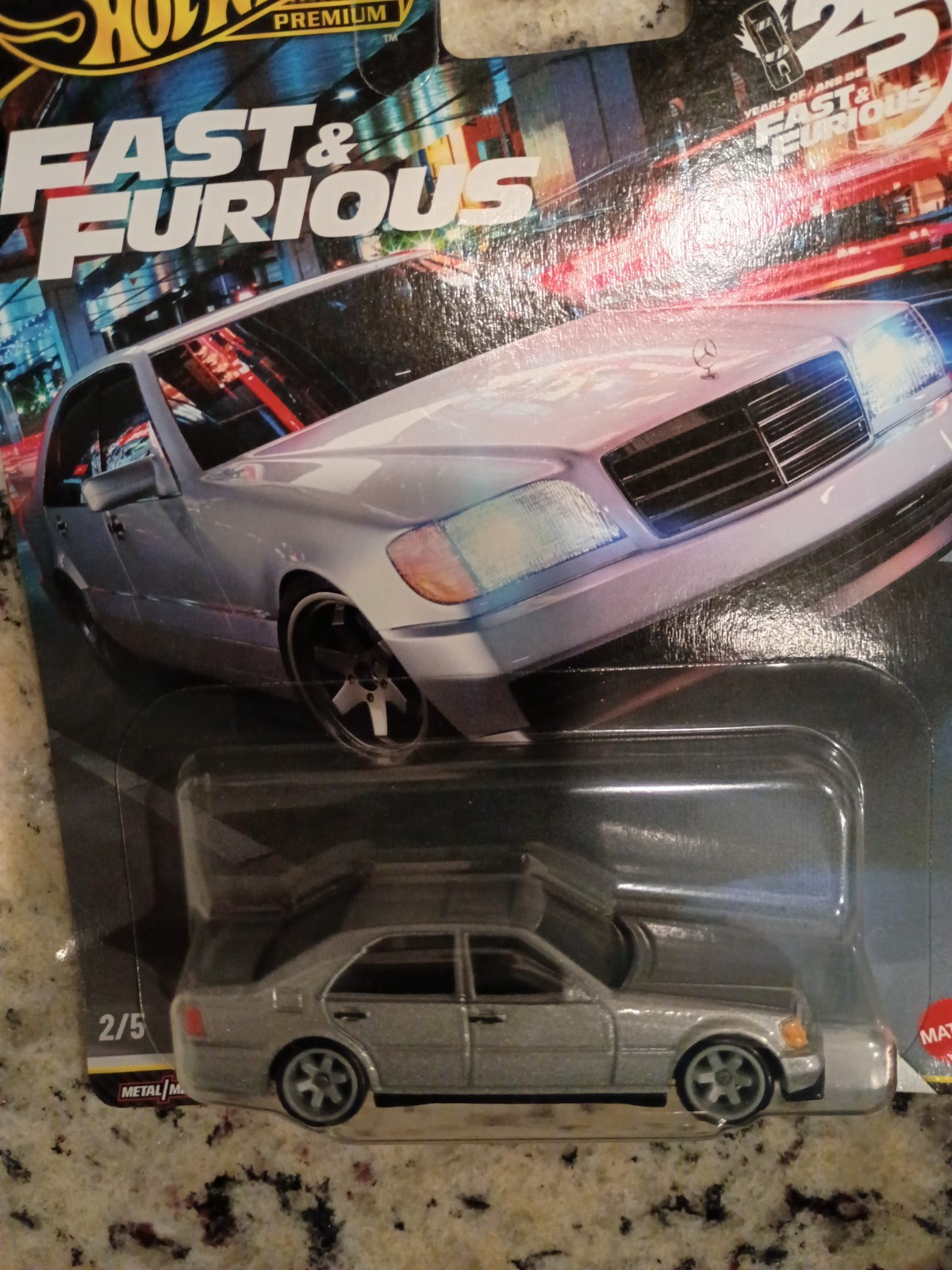 Read CUSTOM – 2 cars – MERCEDES-BENZ 500 SEL HOT WHEELS HRT94