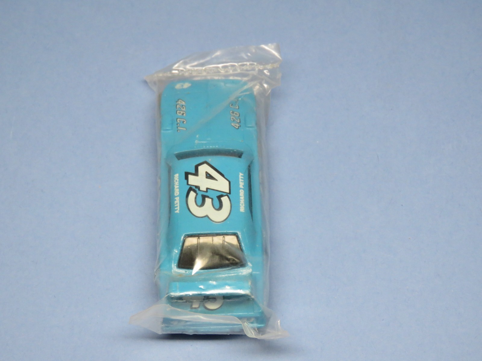 Richard Petty 1970 Plymouth Superbird Nascar 43 1:64 Diecast Sealed Plastic Bag