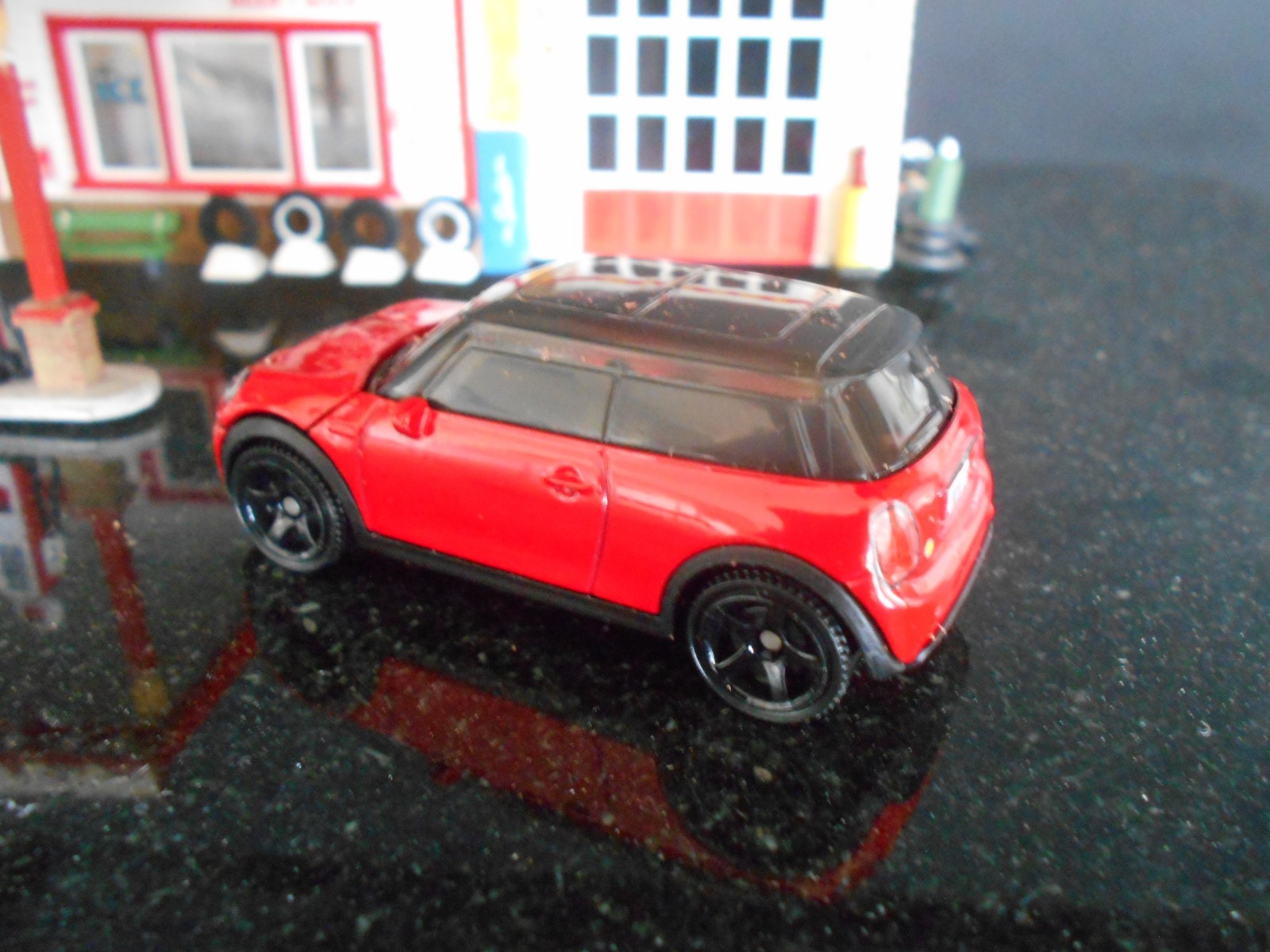 2022 Mini Cooper SE – 1/64 Scale Limited Edition – See Photos Below