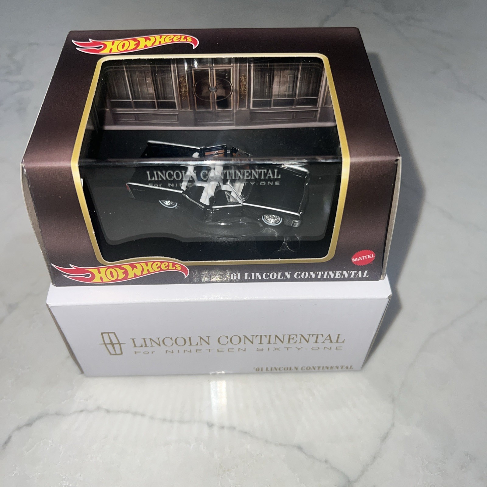 Hot Wheels 1:64 Lincoln Continental 1961 Black Diecast Car with Box