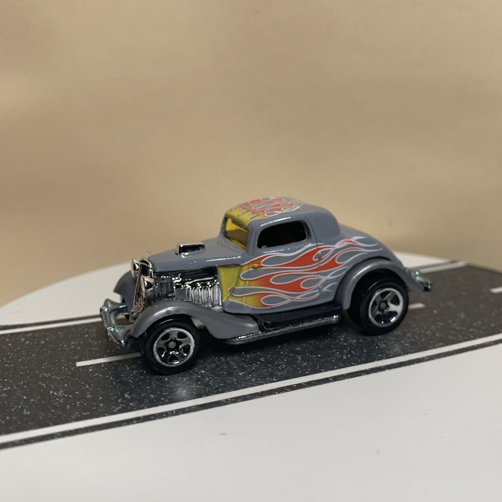 Hot Wheels #190 1934 Ford 3-Window Coupe Gray w/Flames & Chrome 5 Spoke 1:64 NM