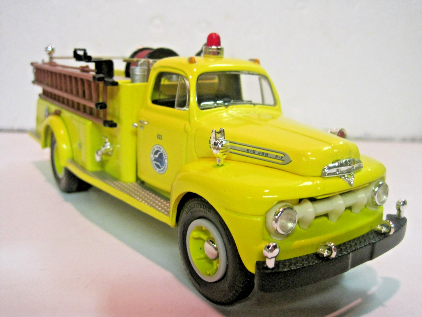 FIRST GEAR SET OF 3 NY STATE THRUWAY VEHICLES WITH BONUS NYS POLICE CAR