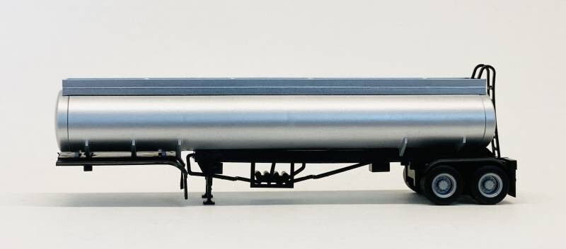 HO 1:87 Promotex # 5275S Eliptical Tank Trailer – Silver/Black Trim