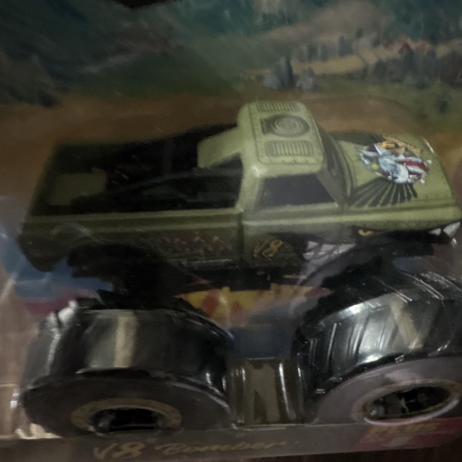 Hot Wheels Monster Trucks V8 Bomber Marvel Green Diecast 1:64 Unopened Stand