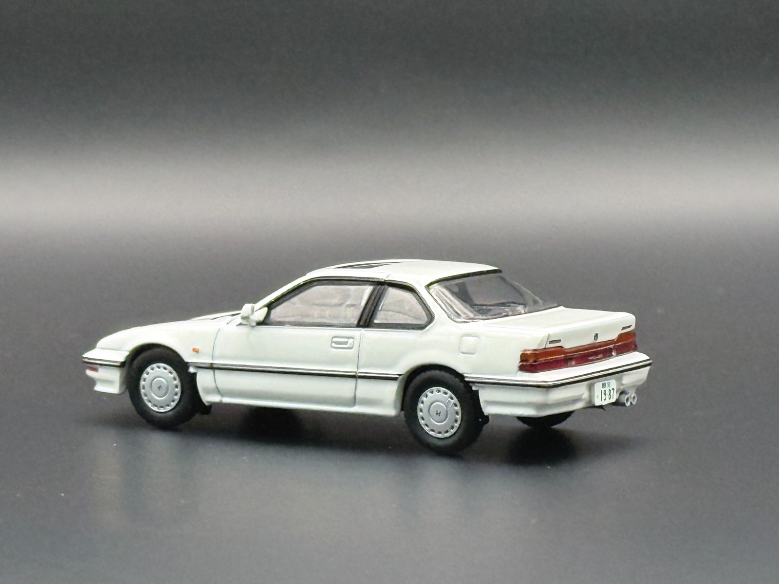 Tarmac Works x J-Collection Honda Prelude BA4 White 1/64