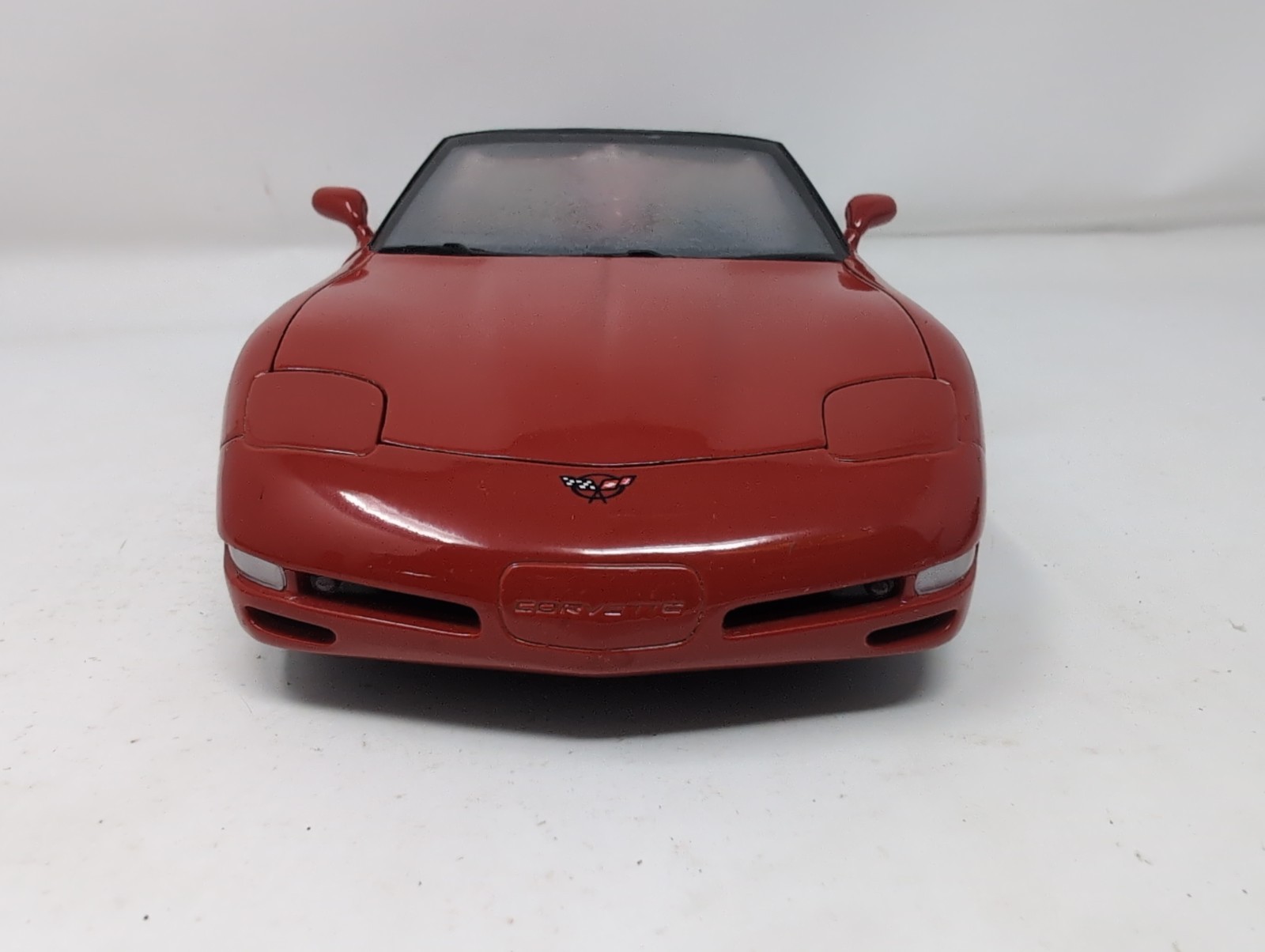UT Models 1998 Chevrolet Corvette C5 Convertible Red 1:18 Diecast See Descrip.