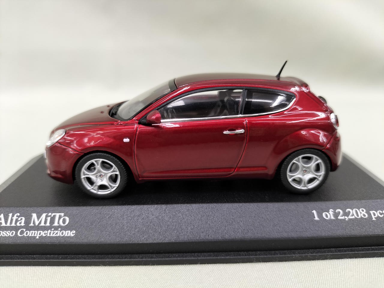 MINICHAMPS Red Metallic Alfa Mito 2009