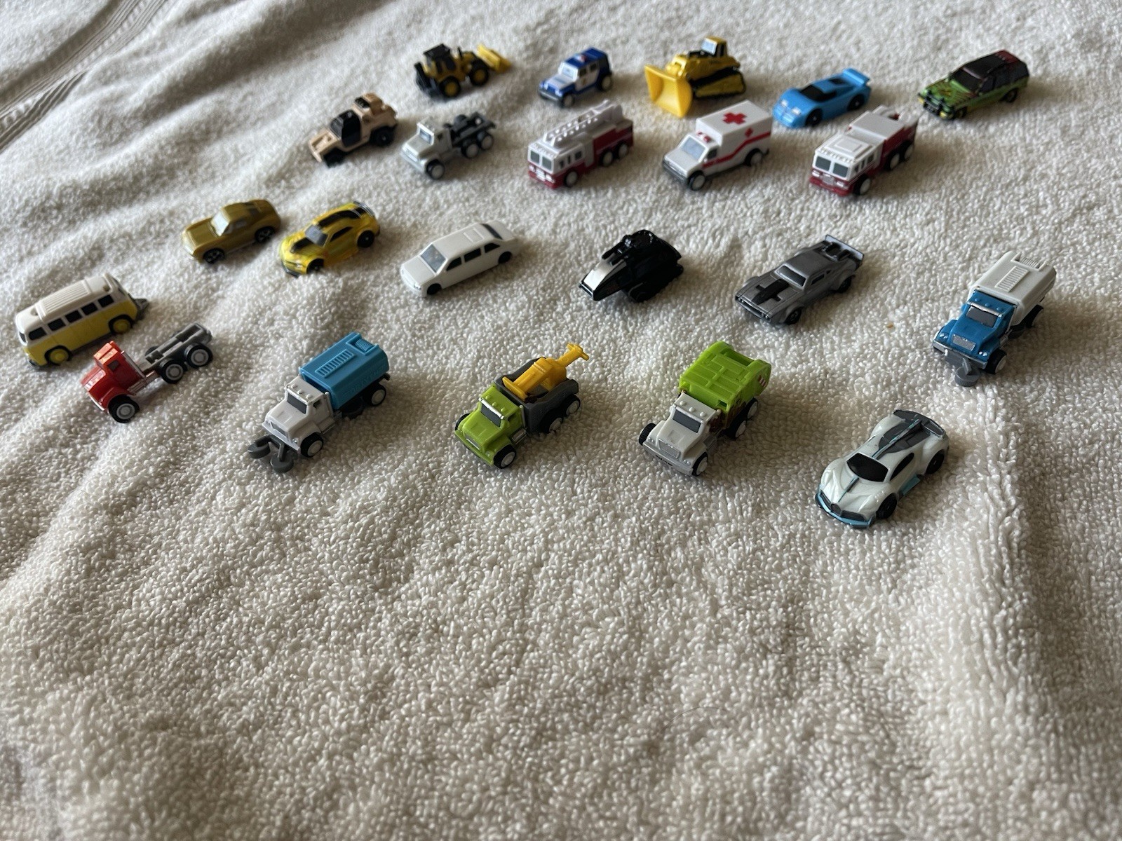 Mixed Lot Of Metal And Plastic Cars