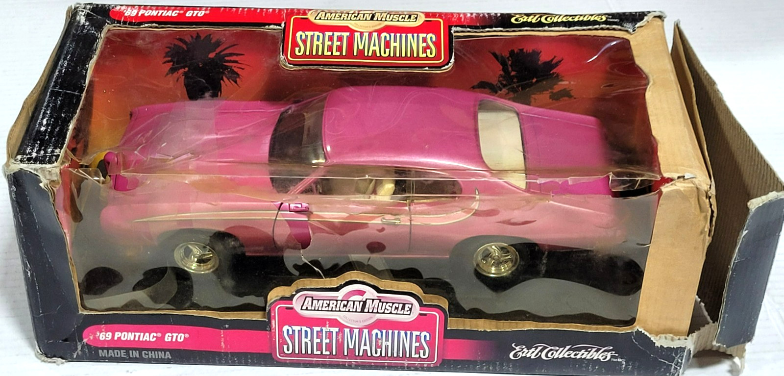 ERTL 1/18 – 1969 PONTIAC GTO, New (Pink – 7978)