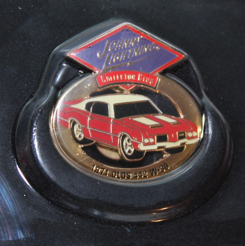 2005 – 1:64 Scale -Johnny Lightning Collector Club – 1971 Olds 442 W-30 – In Tin