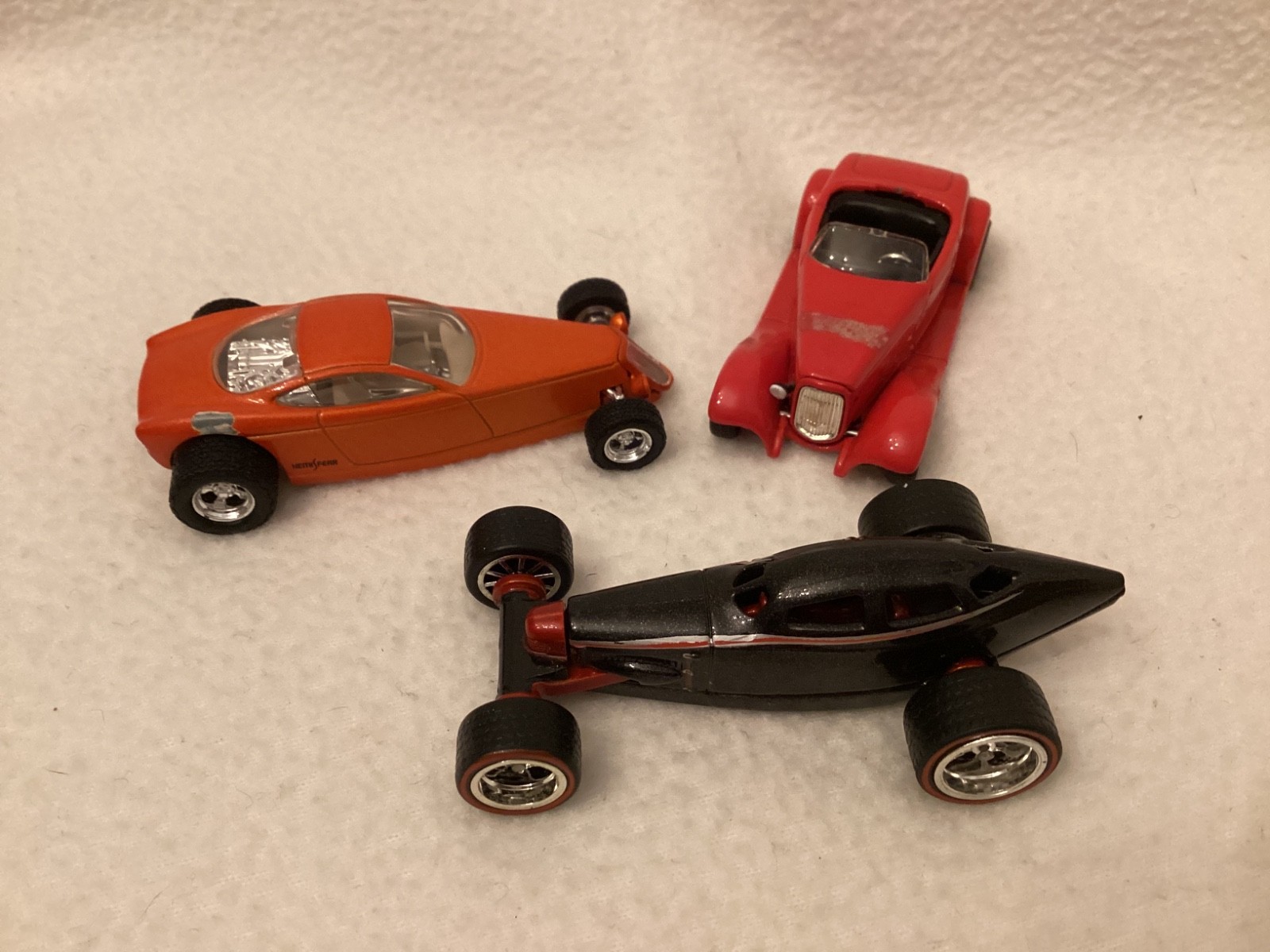 Hot Wheels ~ Golden Submarine Chase Nice ~ Hemisfear & 32 Ford Missing Parts RR