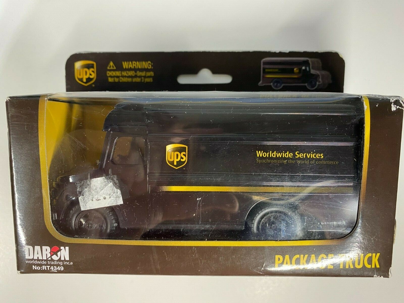 Daron UPS Package Truck w/ Pullback Action O3825