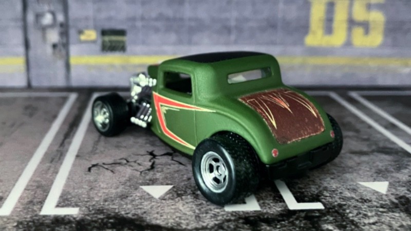 CUSTOM Green ’32 Ford • Chrome Real Riders • Hot Wheels Premium Car • HTF