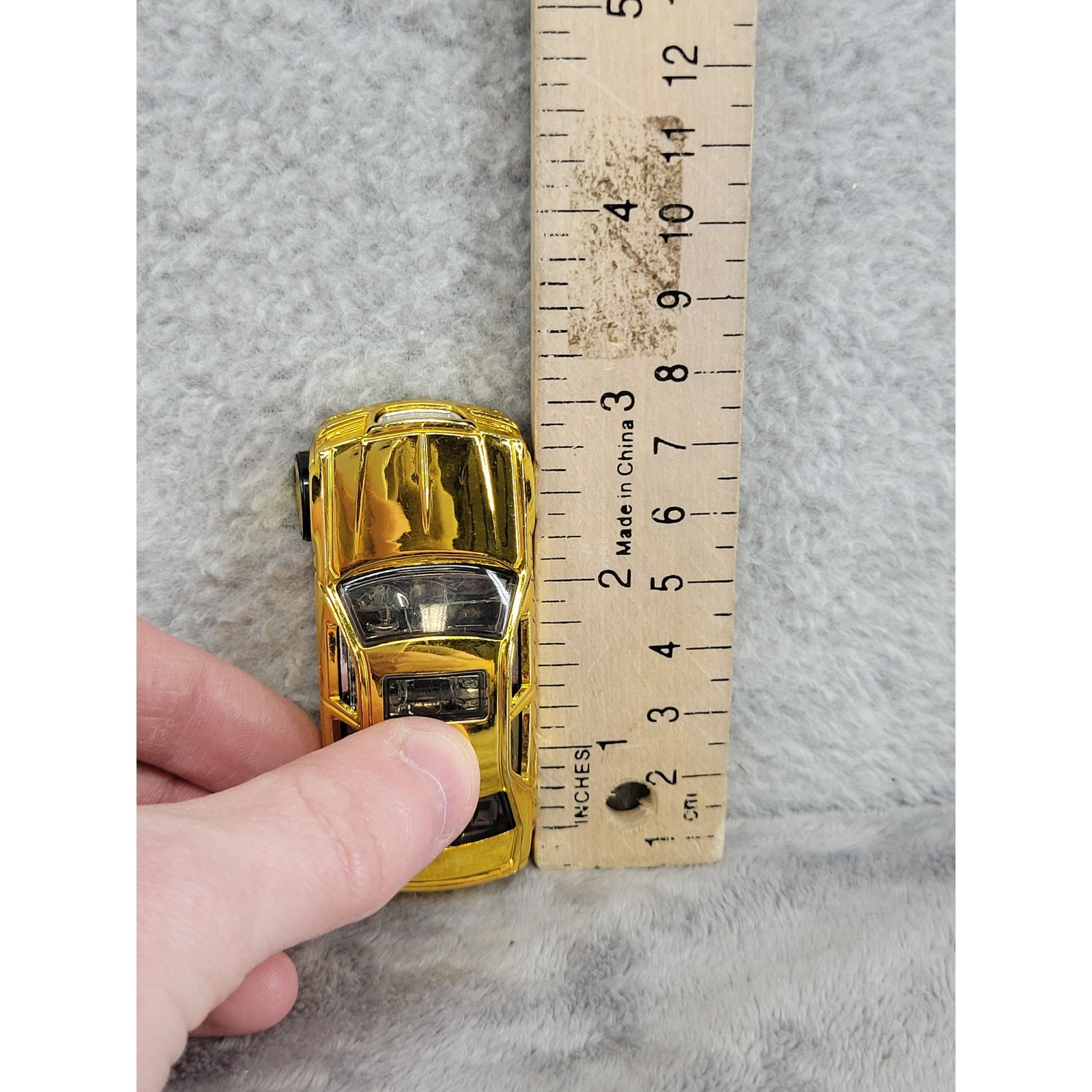 Hot Wheels Chrysler 300C Gold Chrome Hemi 2005 Diecast 1:64 Scale