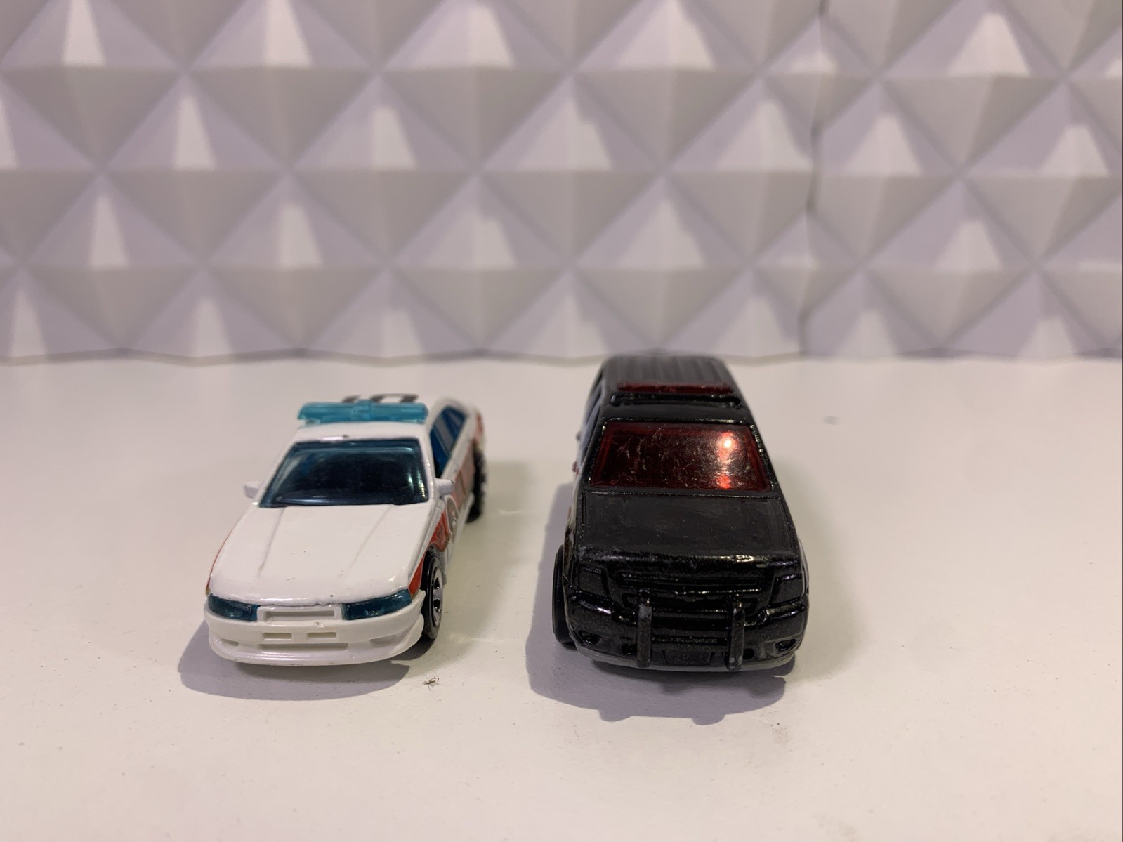 Hot Wheels Loose Lot of 8 Rescue and Police Fire Trucks