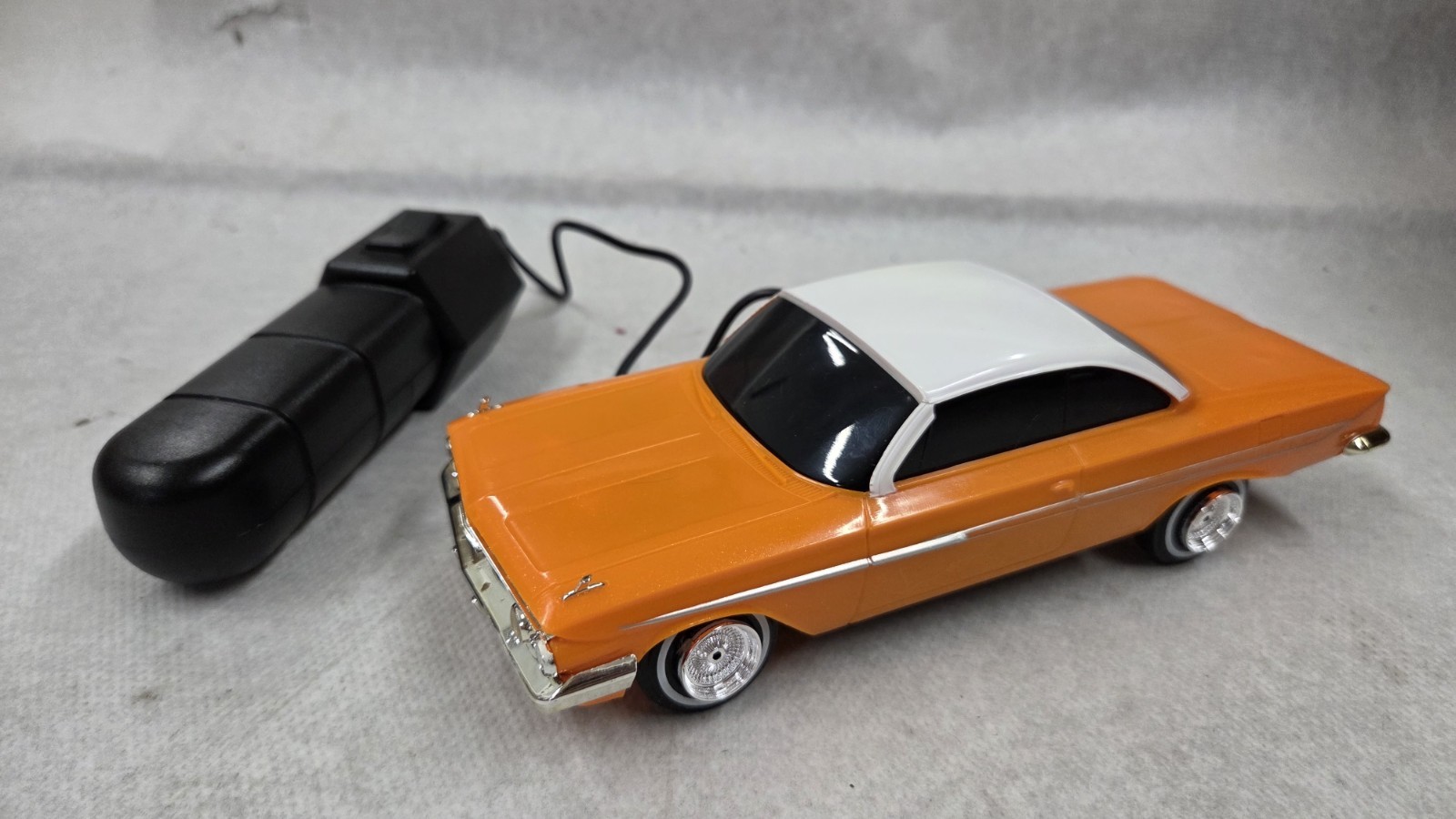 1/25 LINDBERG 1961 IMPALA HOPPER LOWRIDER ASSEMBLED WORKS