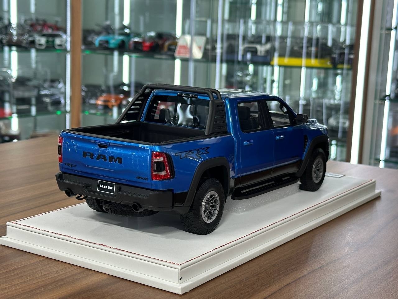 Dodge Ram TRX 1500 by Diamand – Blue – Ltd. Collector Car [1:18 Resin – 40 pcs]