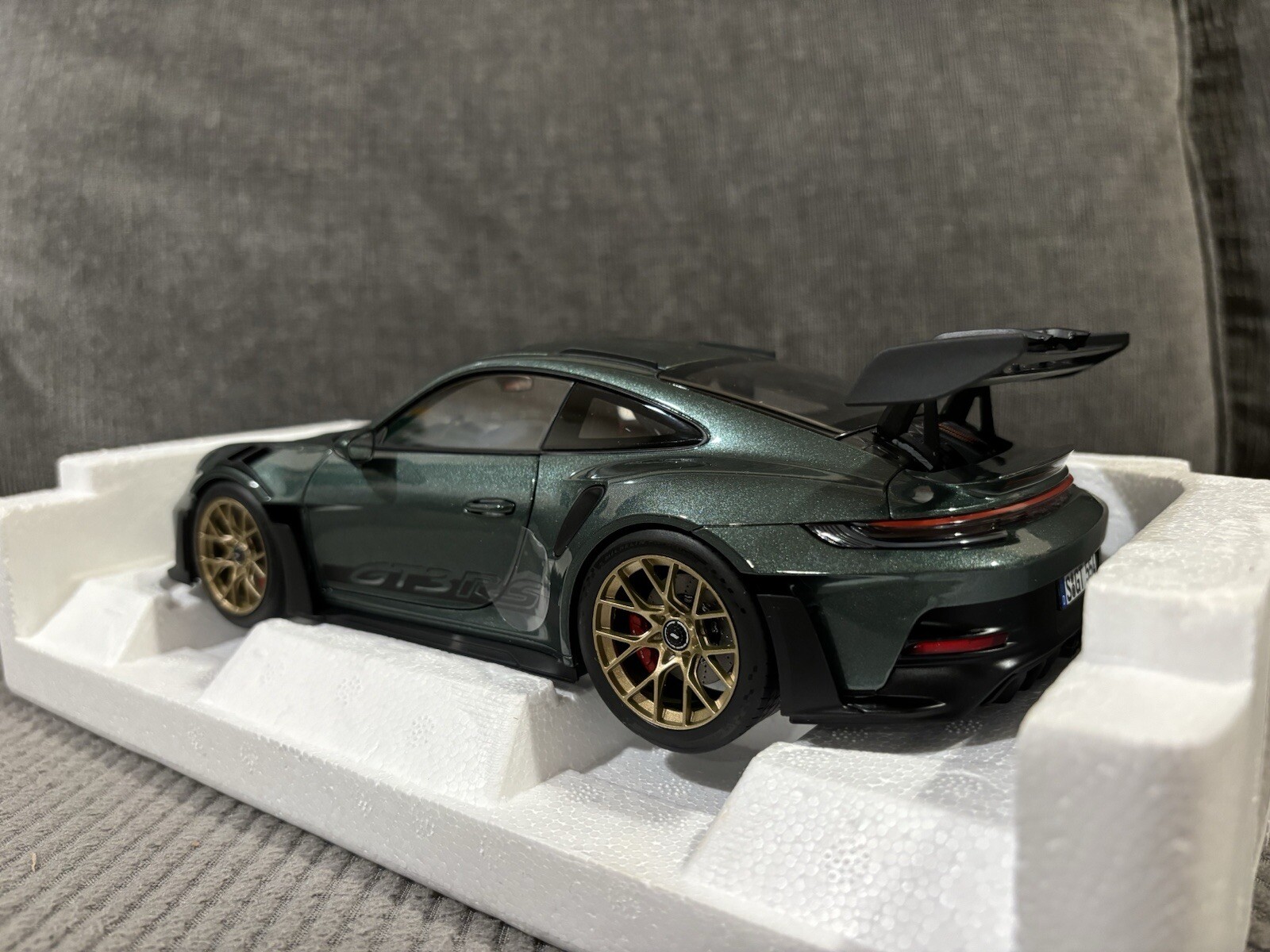 1/18 Norev Porsche 911 (992) GT3 RS 2022 Dark Green Metallic Diecast Limit 504pc