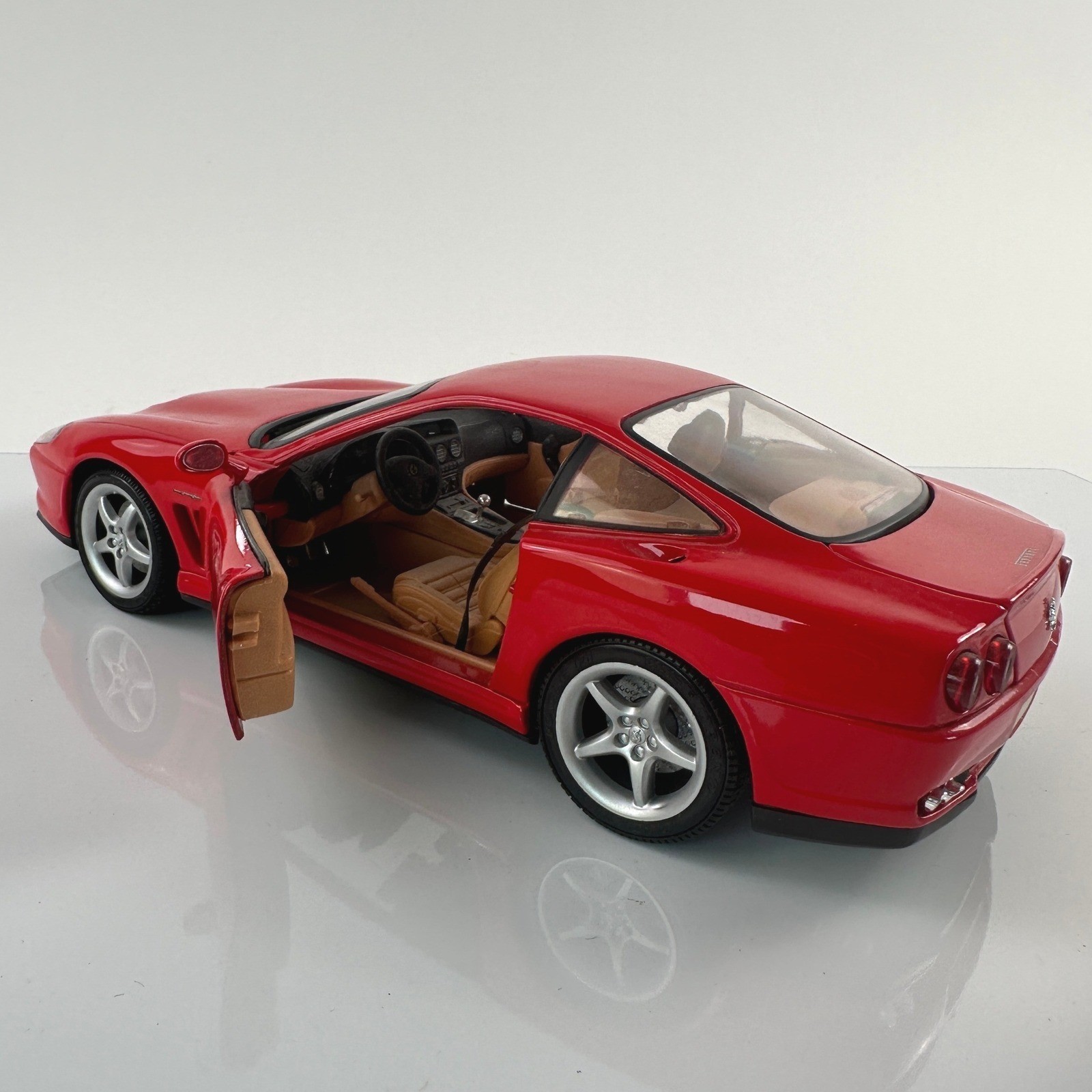 Ferrari Diecast Model Car Red 550 Maranello Pininfarina 1:18 Rosso Corsa
