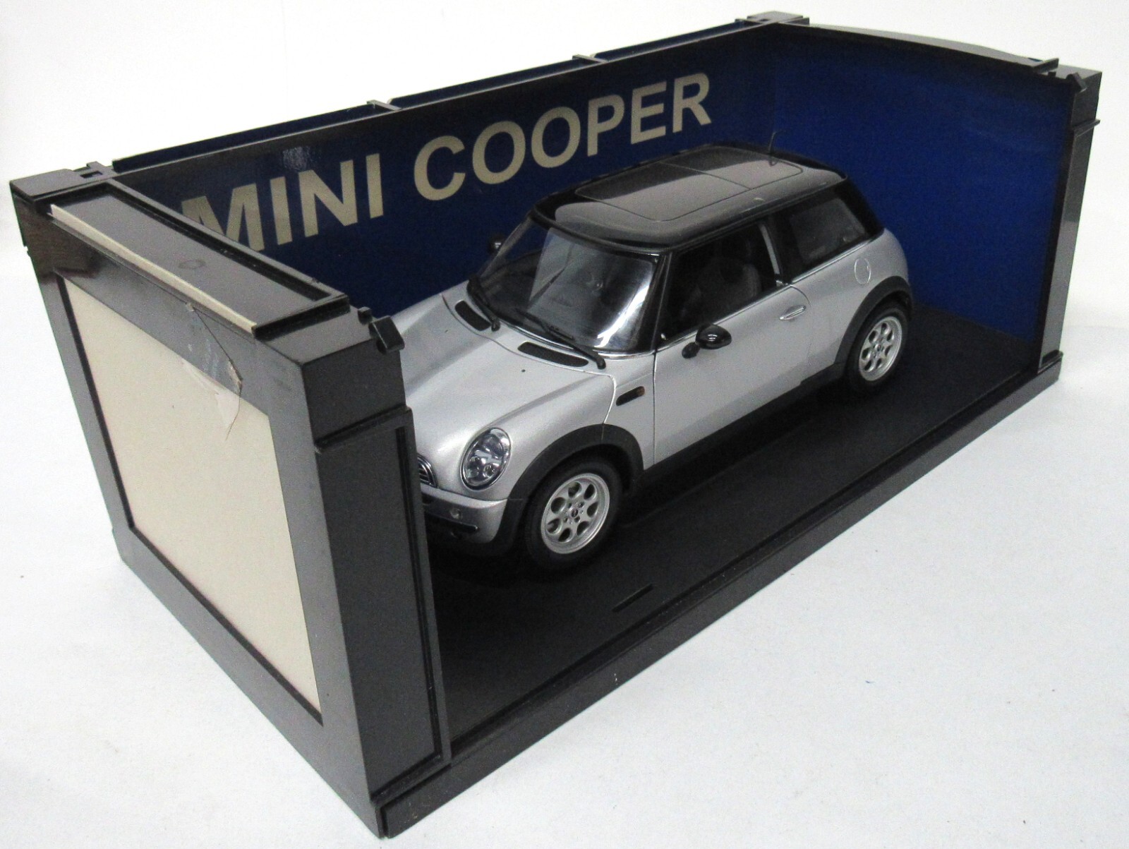 AutoArt Models 1:18 Die Cast Silver BMW Mini Cooper Gateway Global Limited 74821