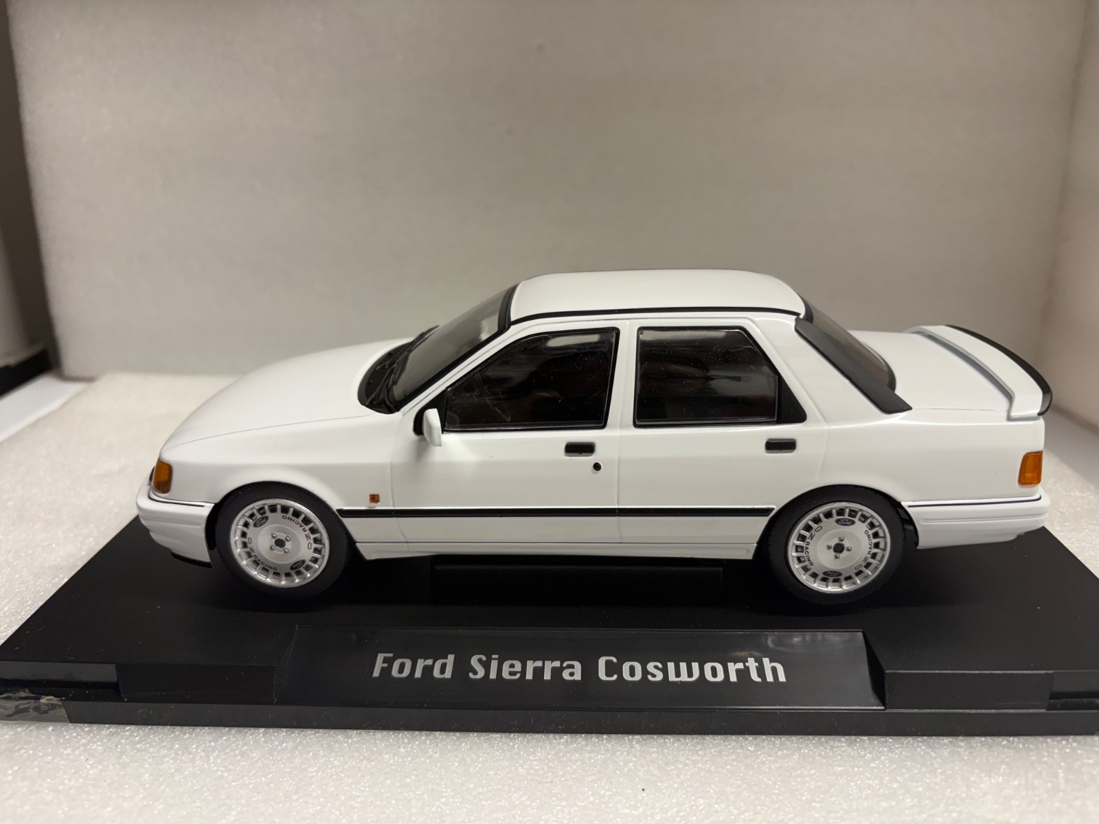 1/18 MCG 1990 Ford Sierra Cosworth 4X4 1990 White OZ Wheels MCG18172 NOS RARE!!!