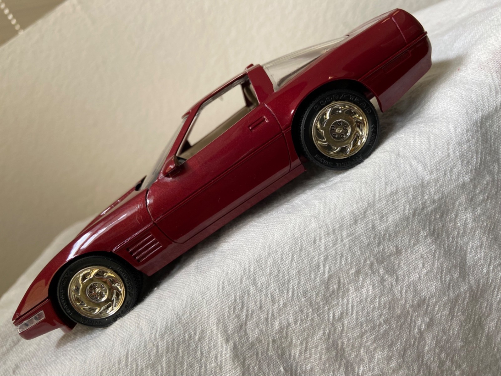 AMT Ertl 1991 Chevrolet Corvette ZR-1 Promo metallic red w/tan & black interior