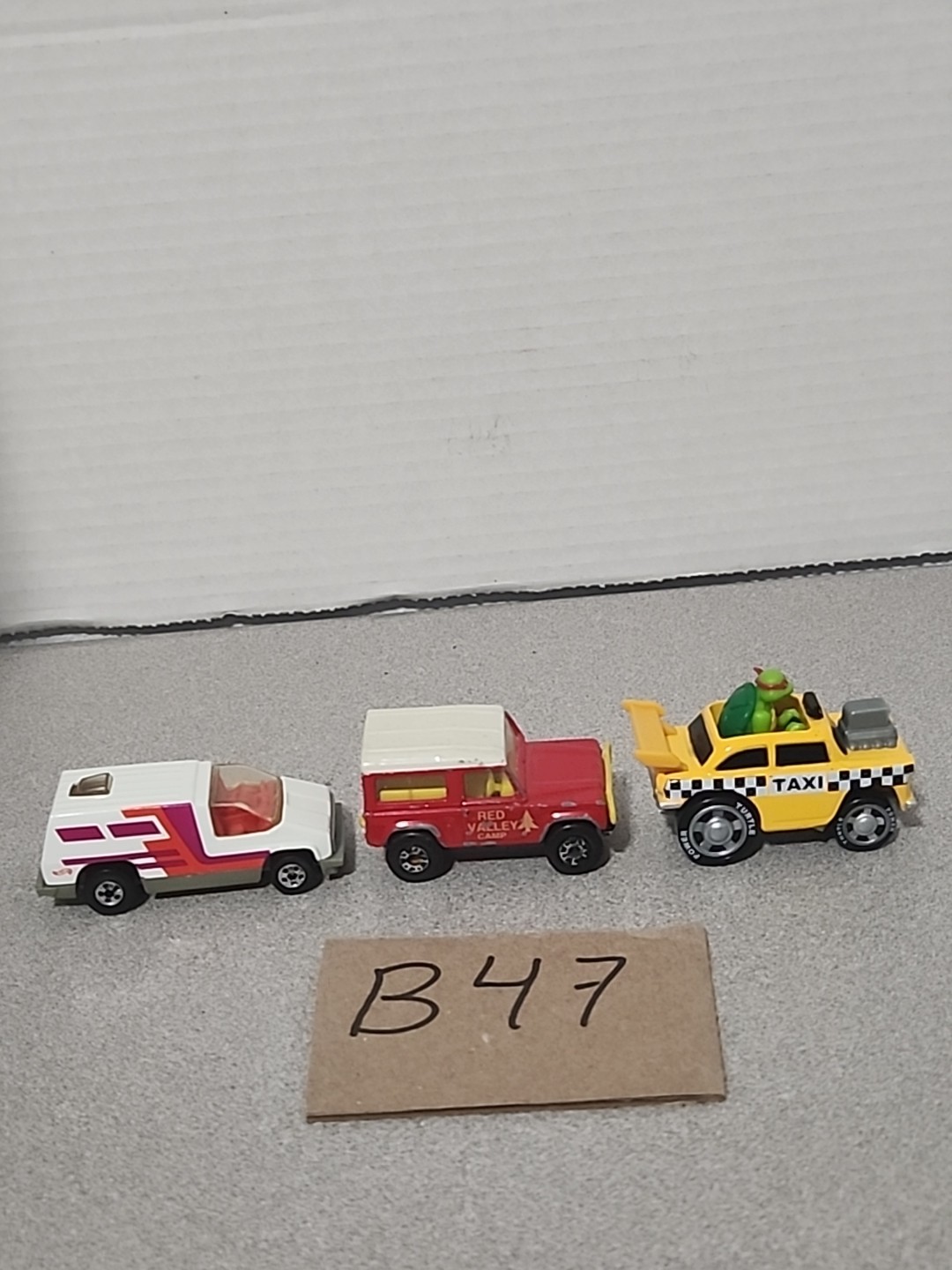 3 Loose Multicolor Cars Lot Of 3 ~ Red Valley Camp & Taxi