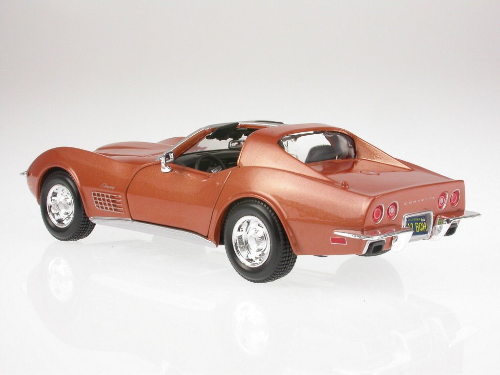 Chevrolet Corvette C3 1970 copper diecast model car 31202 Maisto 1/24