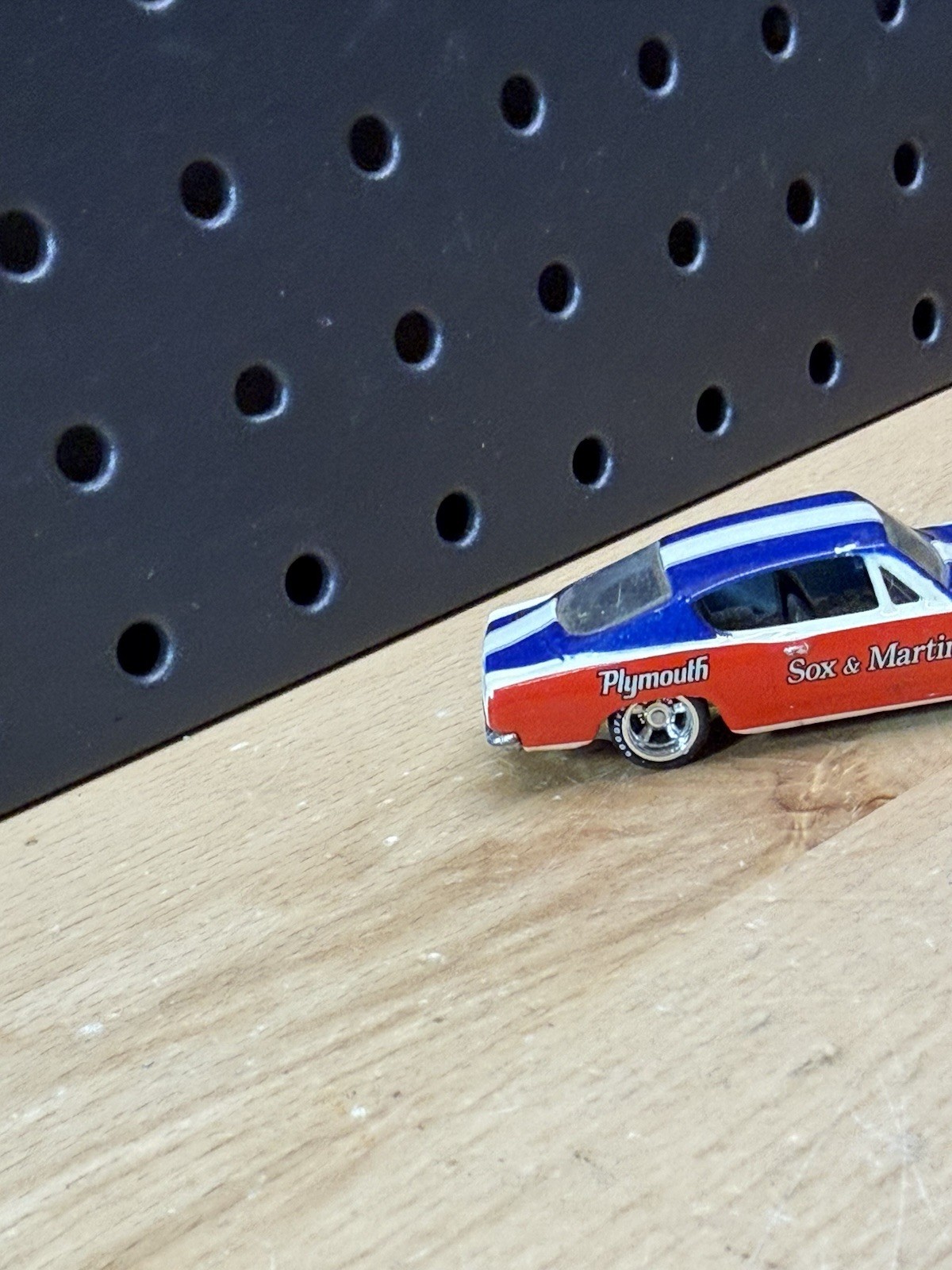 HOT WHEELS DRAG STRIP DEMONS SOX & MARTIN SUPER STOCK HEMI CUDA REAL RIDERS
