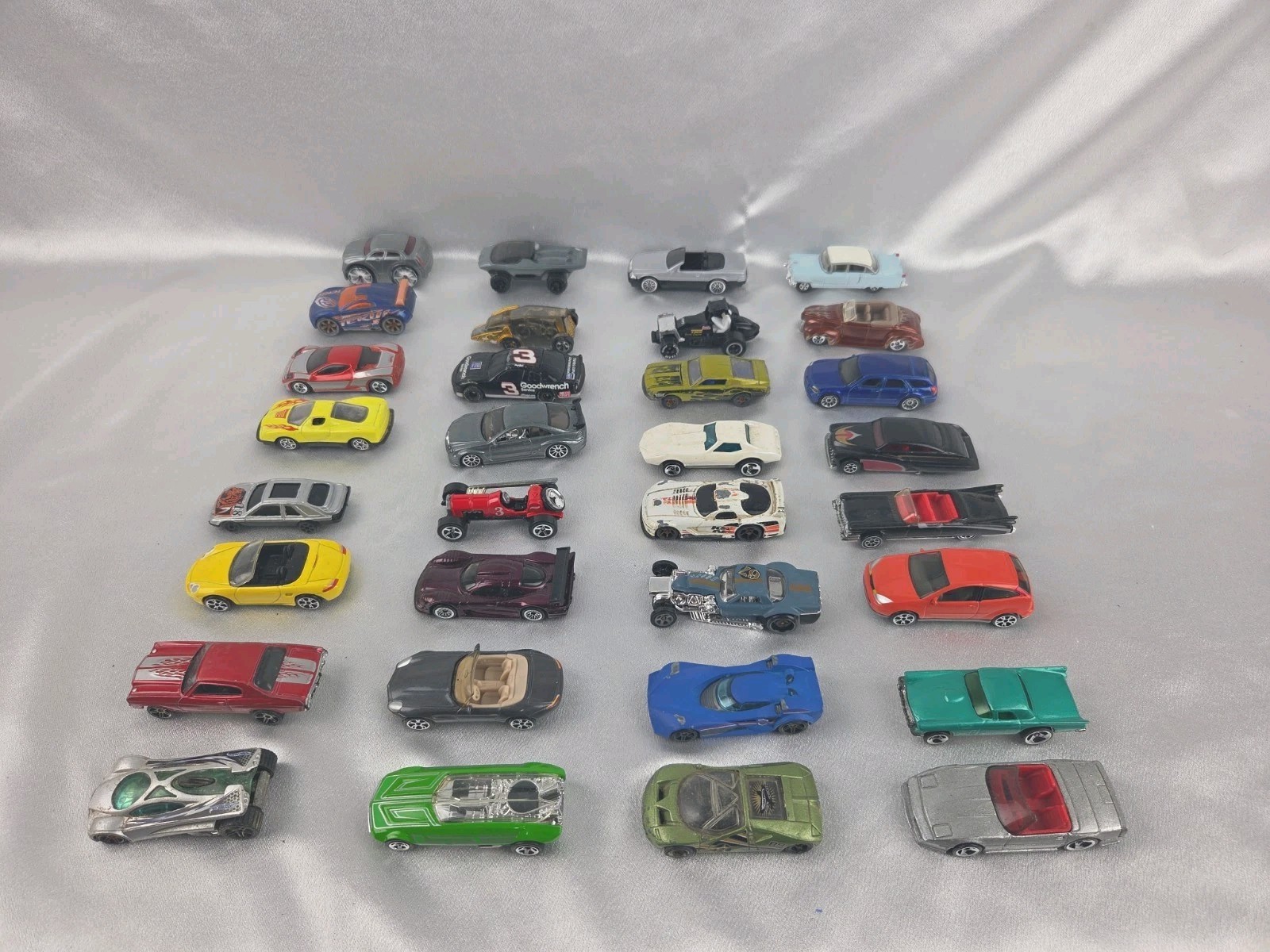 Hot Wheels and Matchbox Assorted Years Loose Lot of 32