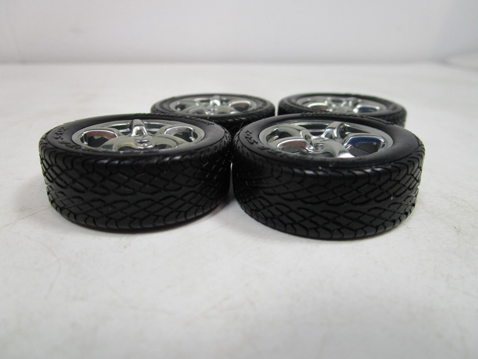 AUTOART 1/18 PERFORMANCE HONDA S2000 WHEEL AND TIRE SET *PERFECT* NO CAR