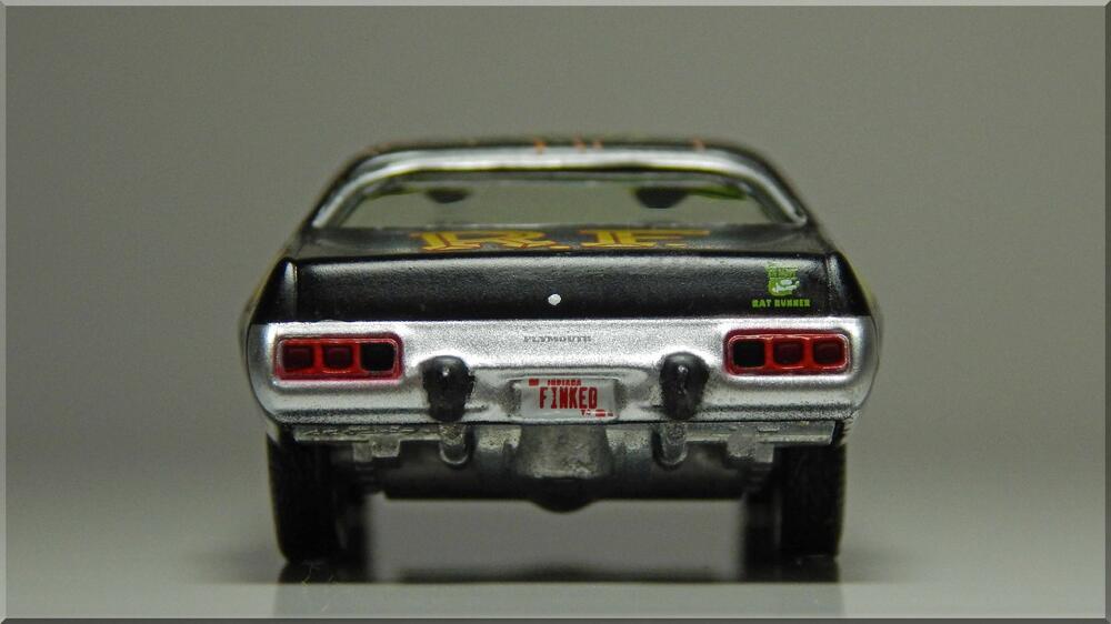 Auto World Plymouth Road Runner 1974 Rat Fink 1/64