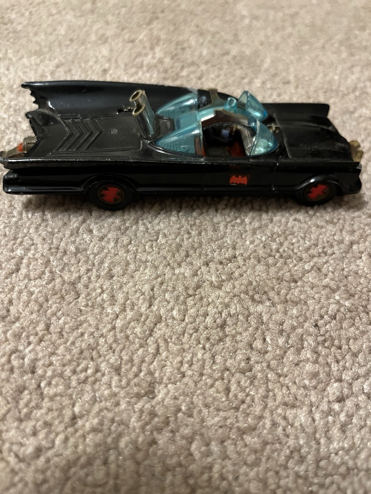 Corgi Batmobile Batman Black/Blue Diecast Toy Car w/ Batman Figure Lincoln