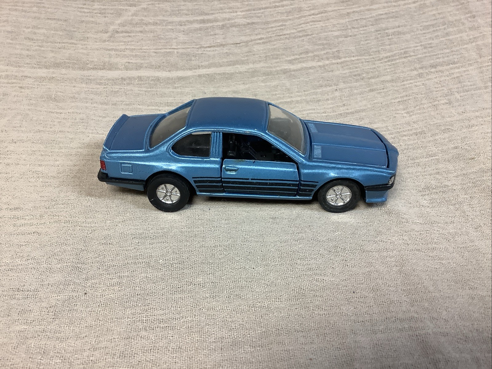 Vintage 1/41 Scale BMW 635 CSi E24 Diecast CarSunnyside Toys SS-907