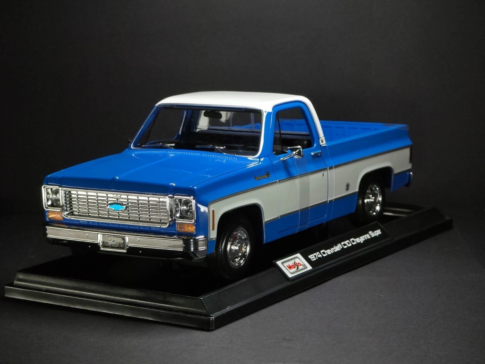 1974 Chevrolet C10 Cheyenne Super 1:18 Maisto Exclusive Style Special Edition