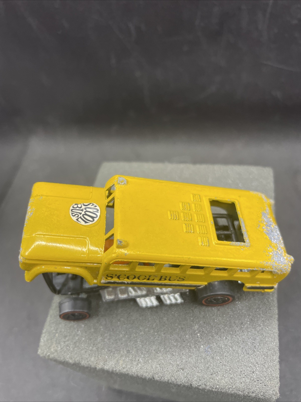 Vintage 1970 HOT WHEELS S’Cool Bus The Heavyweights Yellow Redline Decals 21