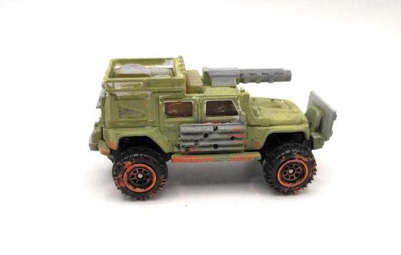 Custom Mad Max Zombie War Wasteland Road Warrior Truck 1/64 Hot Wheels Vehicle
