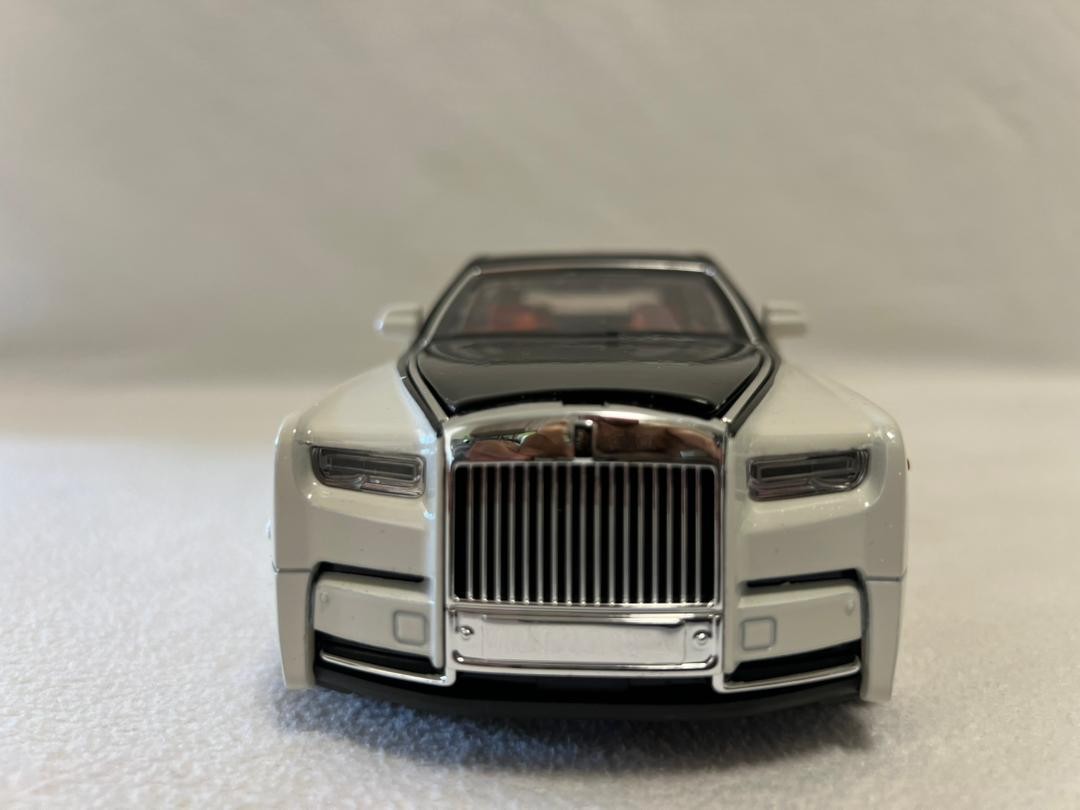 Rolls Royce Phantom Model/Diecast Car 1:18 Scale