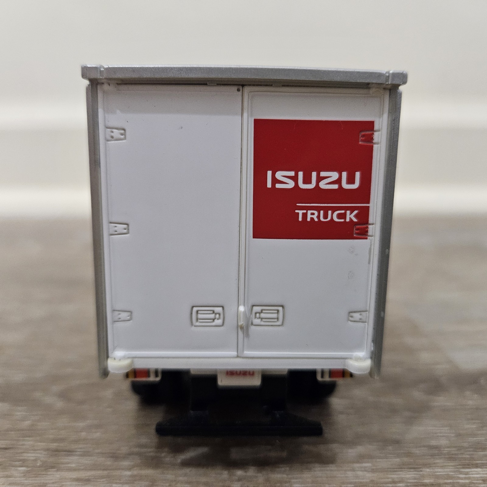 M-Tech Isuzu Elf NPR A Thousand Thanks Dealer Promo Truck 1:43 Japan