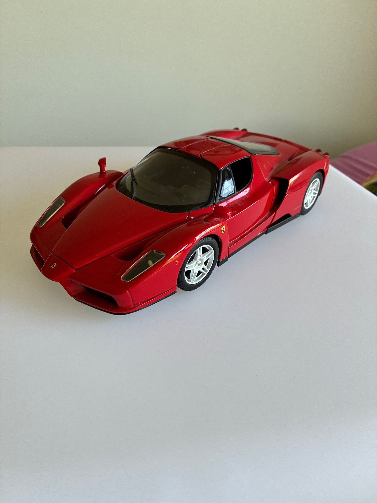 2002 Hot Wheels Enzo Ferrari; Red; 1:18 Scale; Diecast; With Box