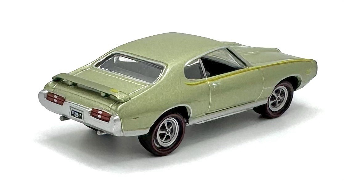 HTF 1969 Pontiac GTO Judge 6.6L 400 V8 – Limelight Green – 1:64 Scale – A Body