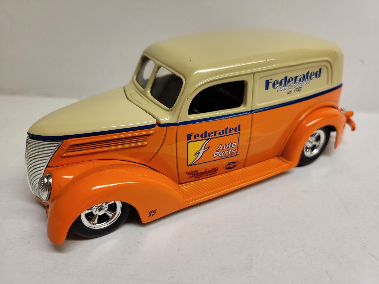 1937 FORD PANEL TRUCK STREET ROD FEDERATED AUTO PARTS 1/25 ERTL LTD ED DICAST