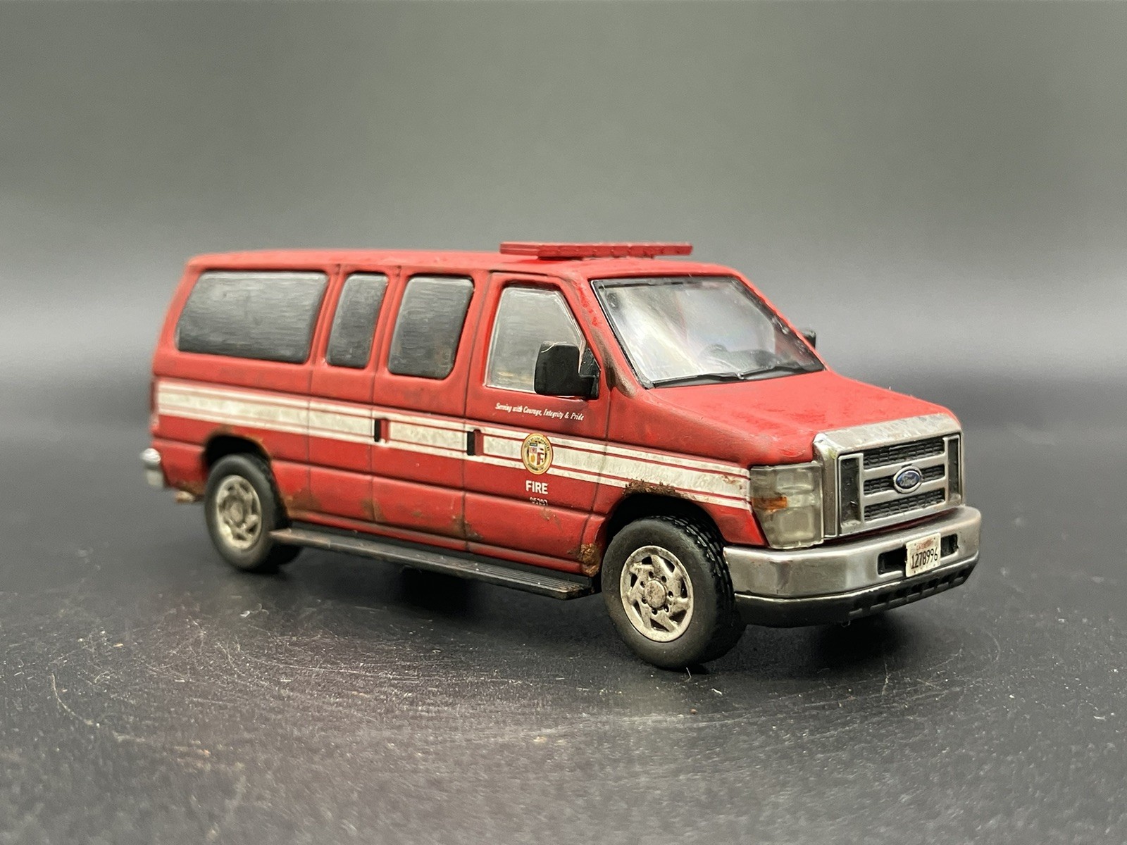 Ford E-350 LAFD Van Weathered Rusty Fire Truck 1/64 596 Diecast Custom Beater