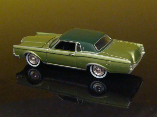 1969 Lincoln Continental Mark III 460ci V8 Luxury Coupe 1/64 Scale Limited Edt V