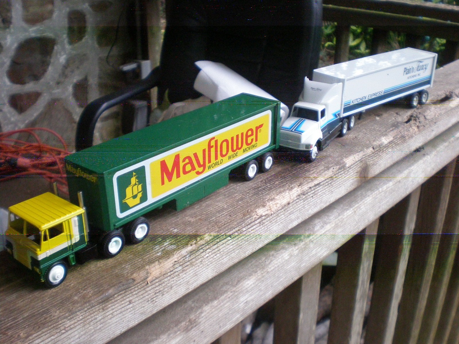 Vintage 1980’s LOT of 2 Classic Winross 1:64 Truck Semi Tractor Diecast VGC