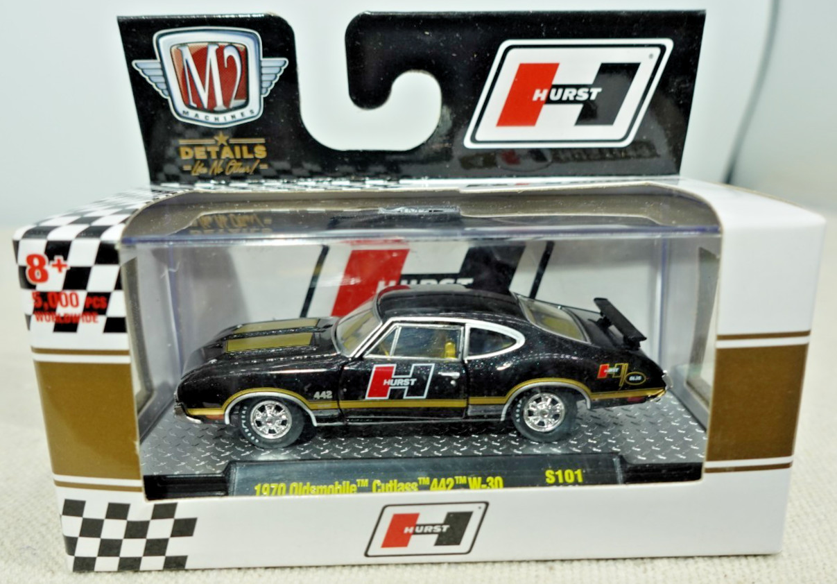 M2 Machines 1970 Oldsmobile Cutlass 442 W30 Hurst 1/64